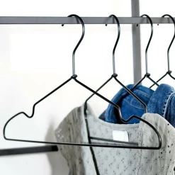 CASA INFINITY BLACK Cintres Set De 4 Noir* Cintres