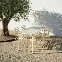 CASA REKTA Table Sable* Tables De Jardin